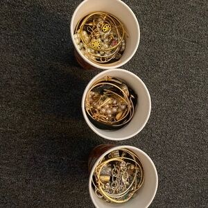 Jewelry in cute Halloween coffee cups!